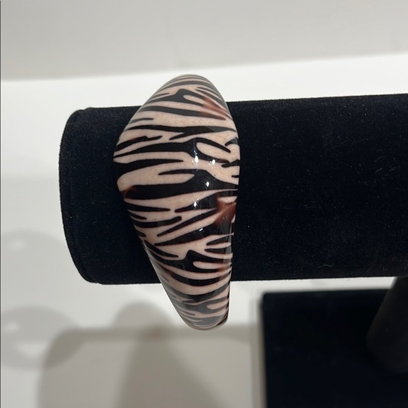 Zebra Print Women's Bangle Bracelet - Picture 1 of 5